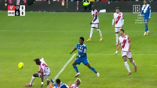 九游体育-王楚钦40击败雨果队友晋级32强